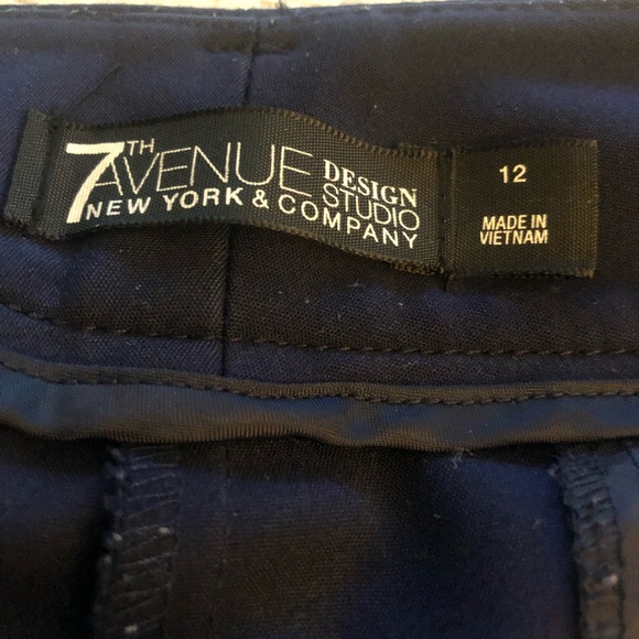 New York and Compnay capris - Picture 4 of 4